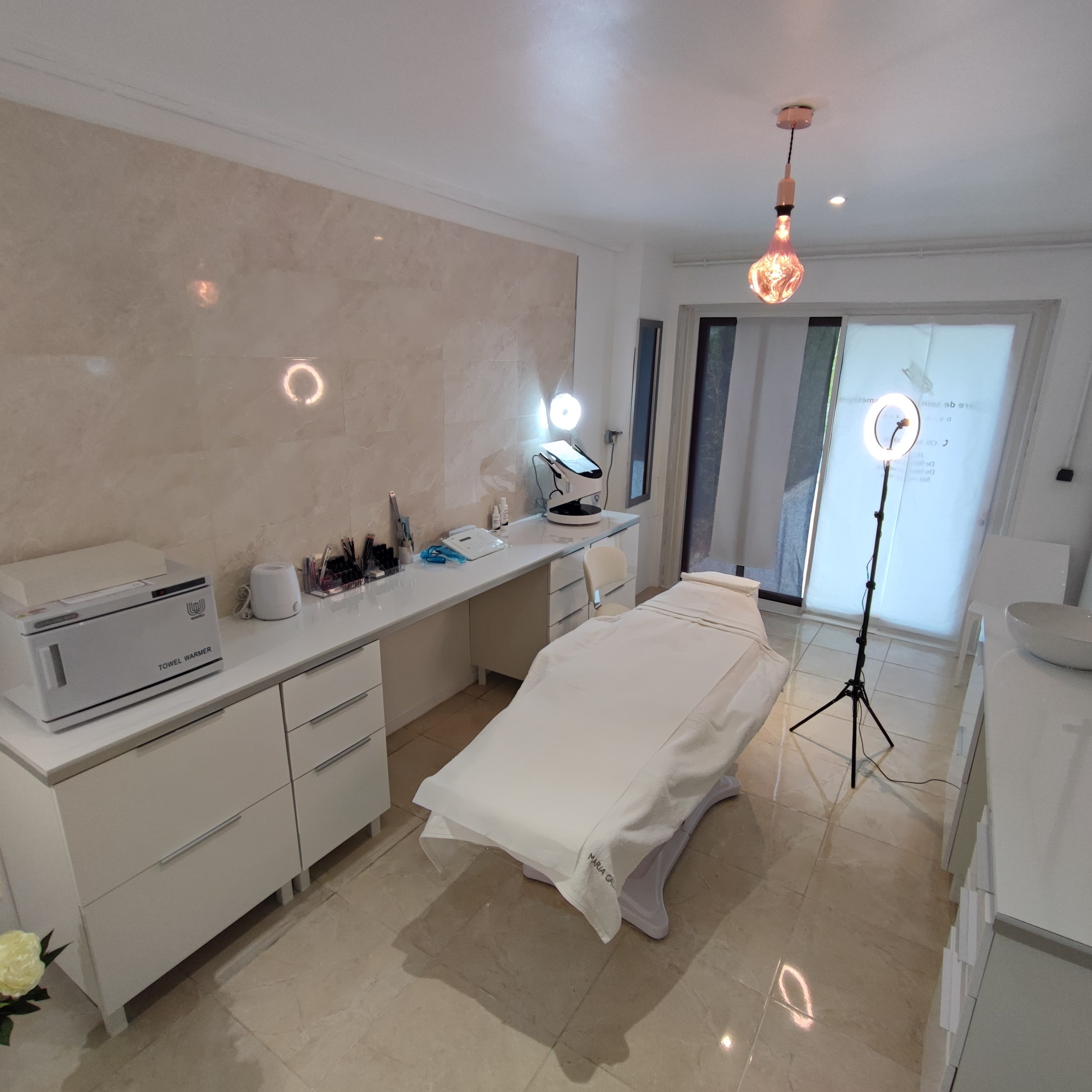 Centre De Soin Dermo Cosmetique, Bondy
